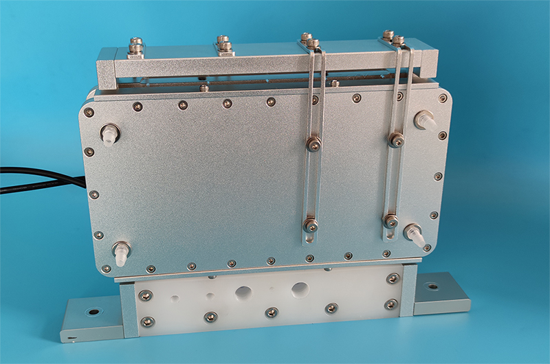 MF-V6G雙面光催化反應單模塊、夾具、光源、水冷板組合效果圖 MF-V6G雙面光催化反應單模塊、夾具、光源、水冷板組合效果圖